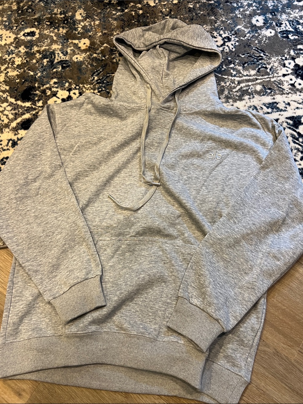 ALO Yoga Men’s Light Grey Hoodie Pullover